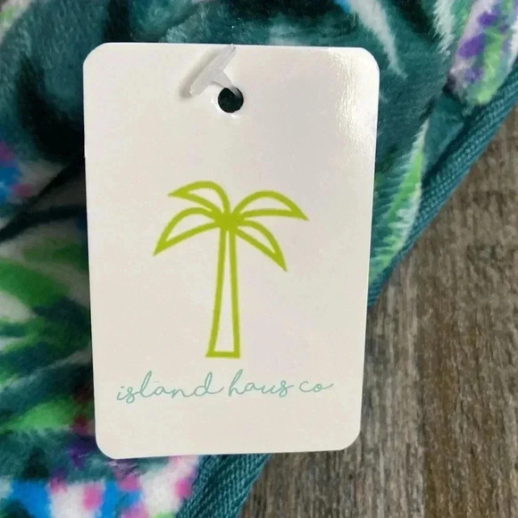 Island 🏝 Time Slippers by Island Haus Co| Beachly Exclusive - Picture 4 of 6